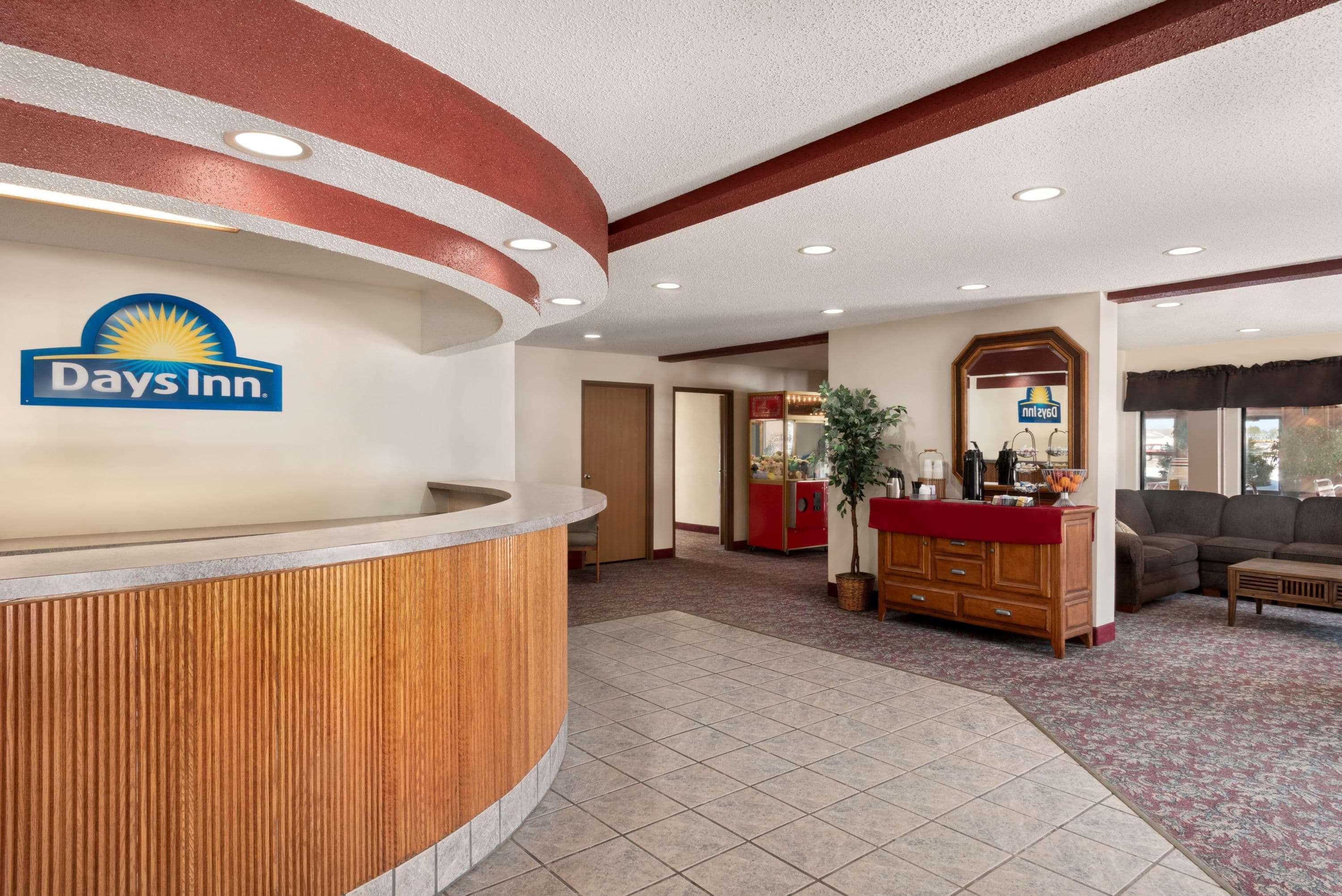 Days Inn By Wyndham Eagle River Exterior photo