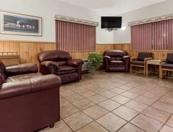 Days Inn By Wyndham Eagle River Interior photo