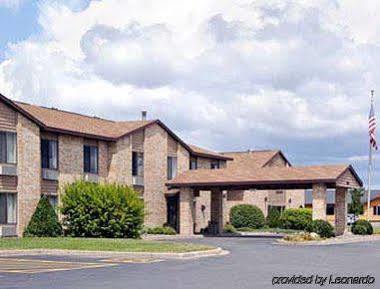 Days Inn By Wyndham Eagle River Exterior photo